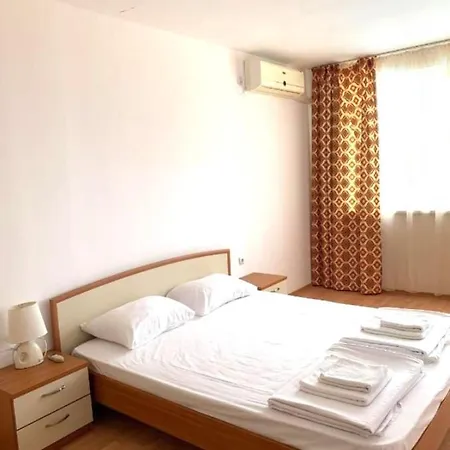 Inviting Modern 1-Bed Apartment In Sveti Vlas Apartment