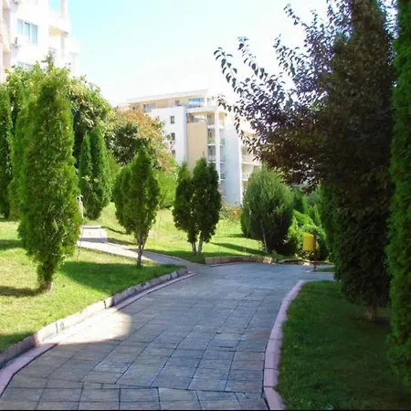 Inviting Modern 1-Bed Apartment In Sveti Vlas شقة